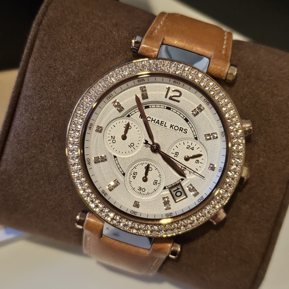 Michael Kors Watch - Picture 2 of 7